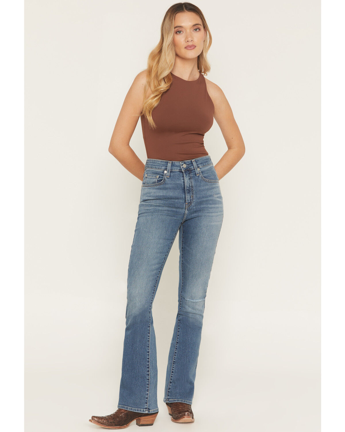 Levi's Women's 725 Medium Wash High Rise Bootcut Stretch Denim Jeans, Medium Wash, hi-res