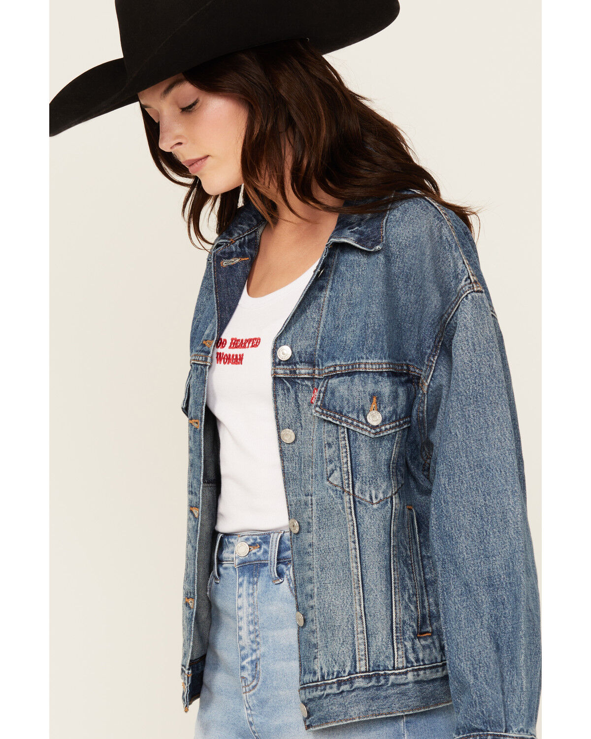Image #2 - Levi's Women's Turning Heads 90's Trucker Jacket, Medium Wash, hi-res