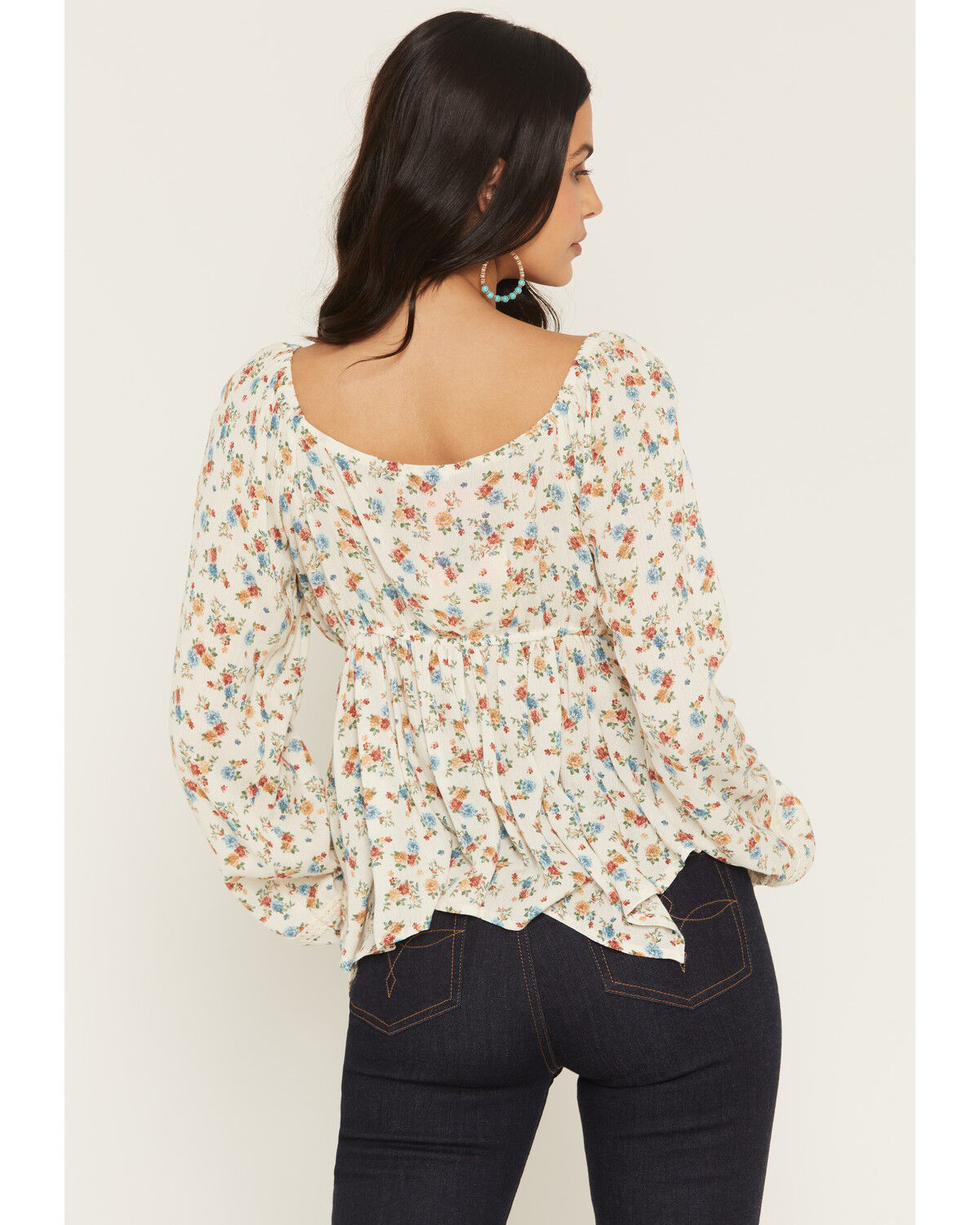 Image #4 - Wild Moss Women's Floral Print Long Sleeve Hanky Hem Top, Ivory, hi-res